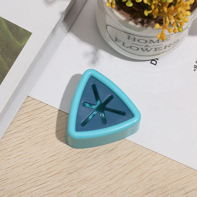 Creative squeezing hanging hooks
