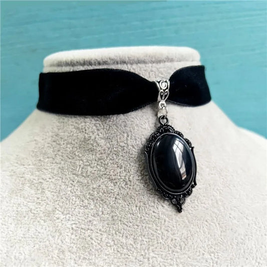 Classic Retro Water Drop Pendant Necklace