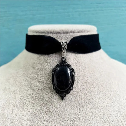 Classic Retro Water Drop Pendant Necklace