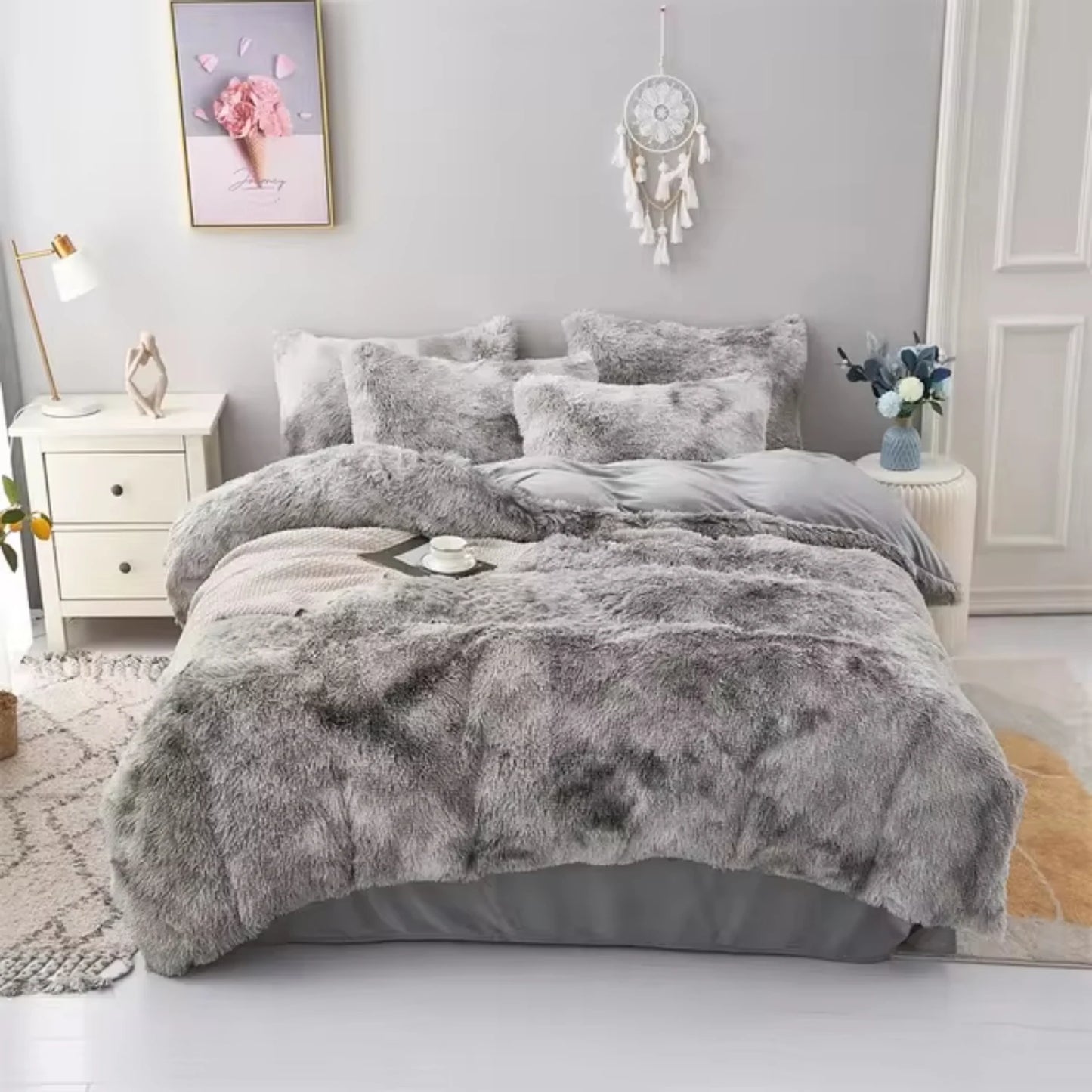 Warm and cozy plush three-piece bedding set