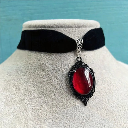 Classic Retro Water Drop Pendant Necklace