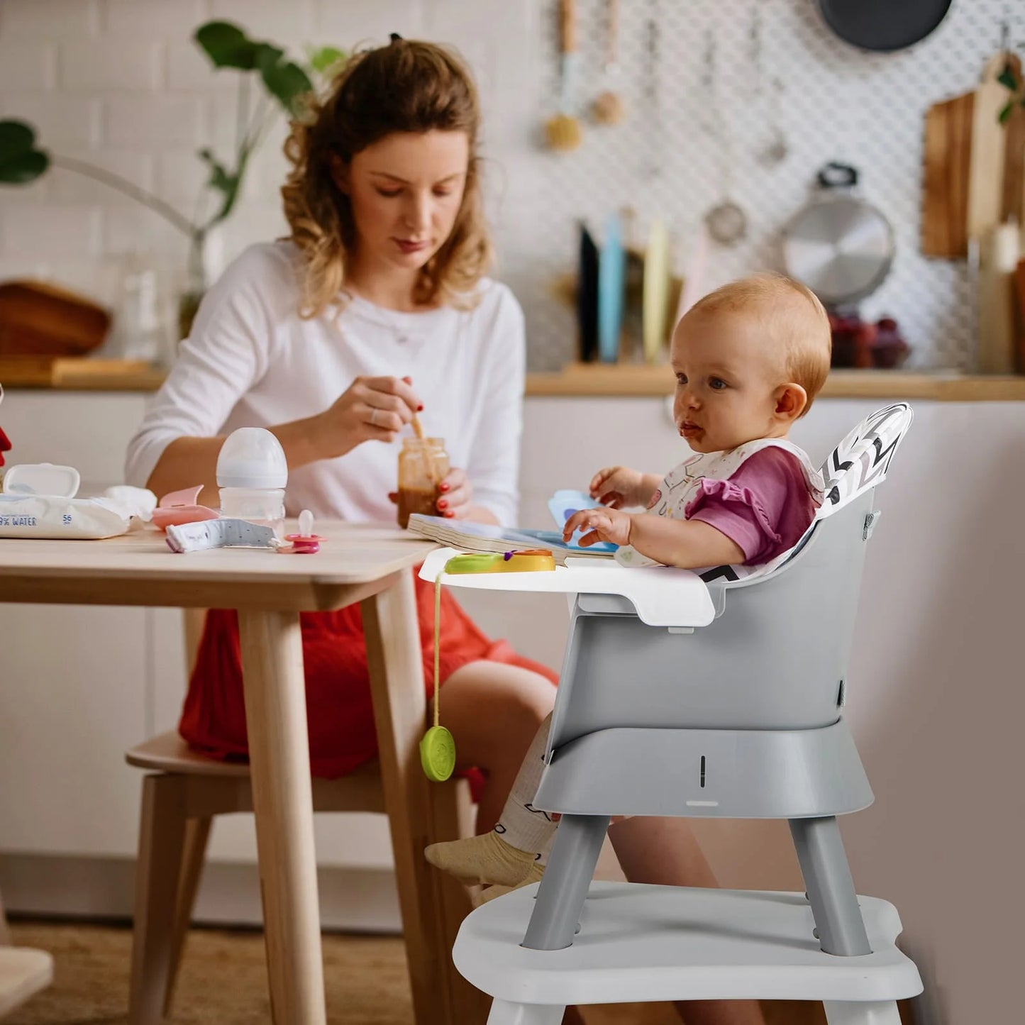 Convertible infant feeding chair