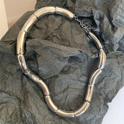 Wave Splicing Thick Metal Necklace