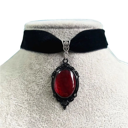 Classic Retro Water Drop Pendant Necklace