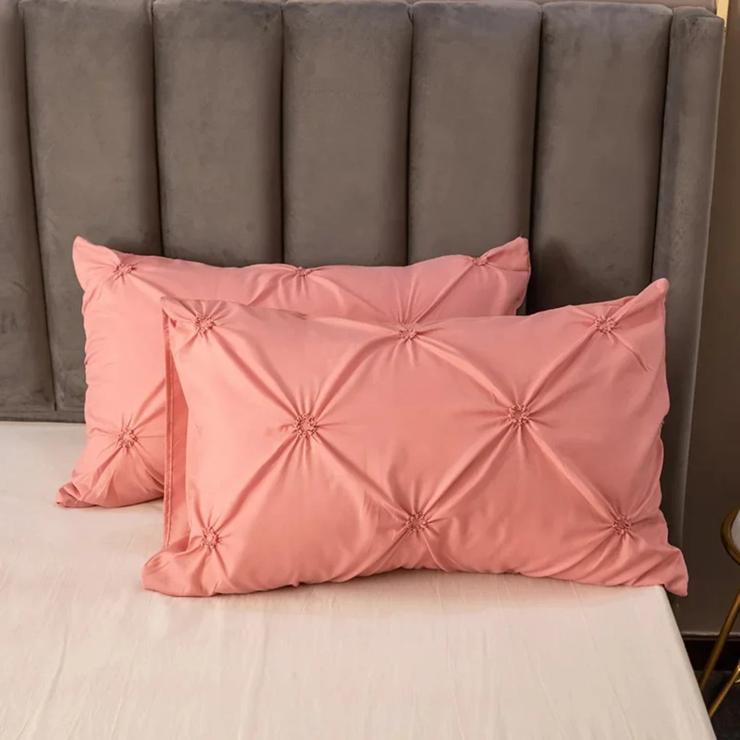 Soft and high quality 3d pinch pleated duvet cover set