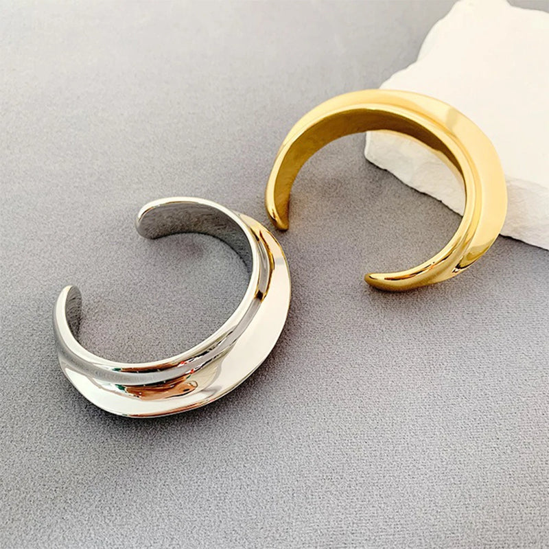 Fashion Design Round Bracelet