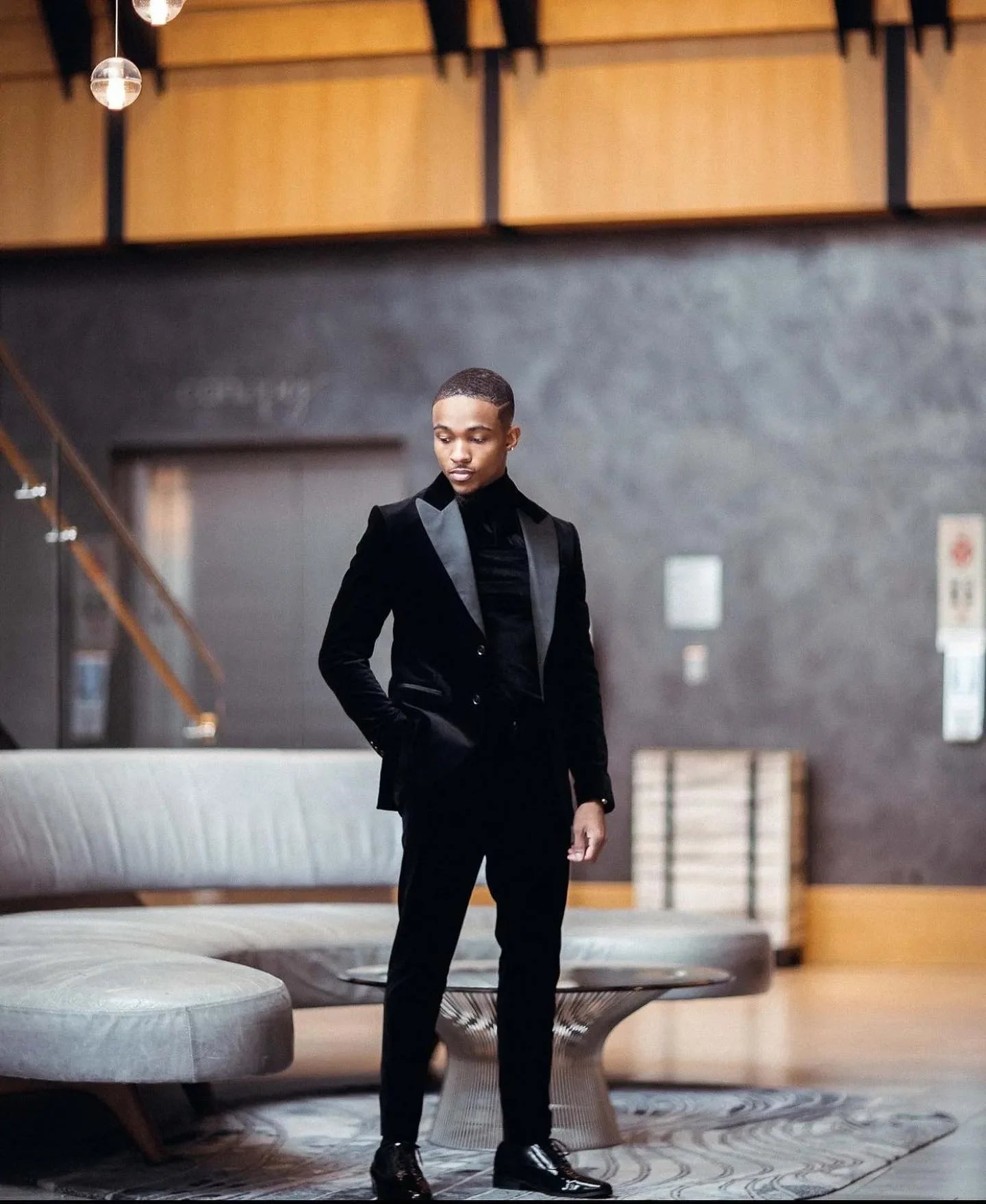 Velvet men's slim fit groomsmen wedding suit