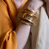 Fashion Design Round Bracelet