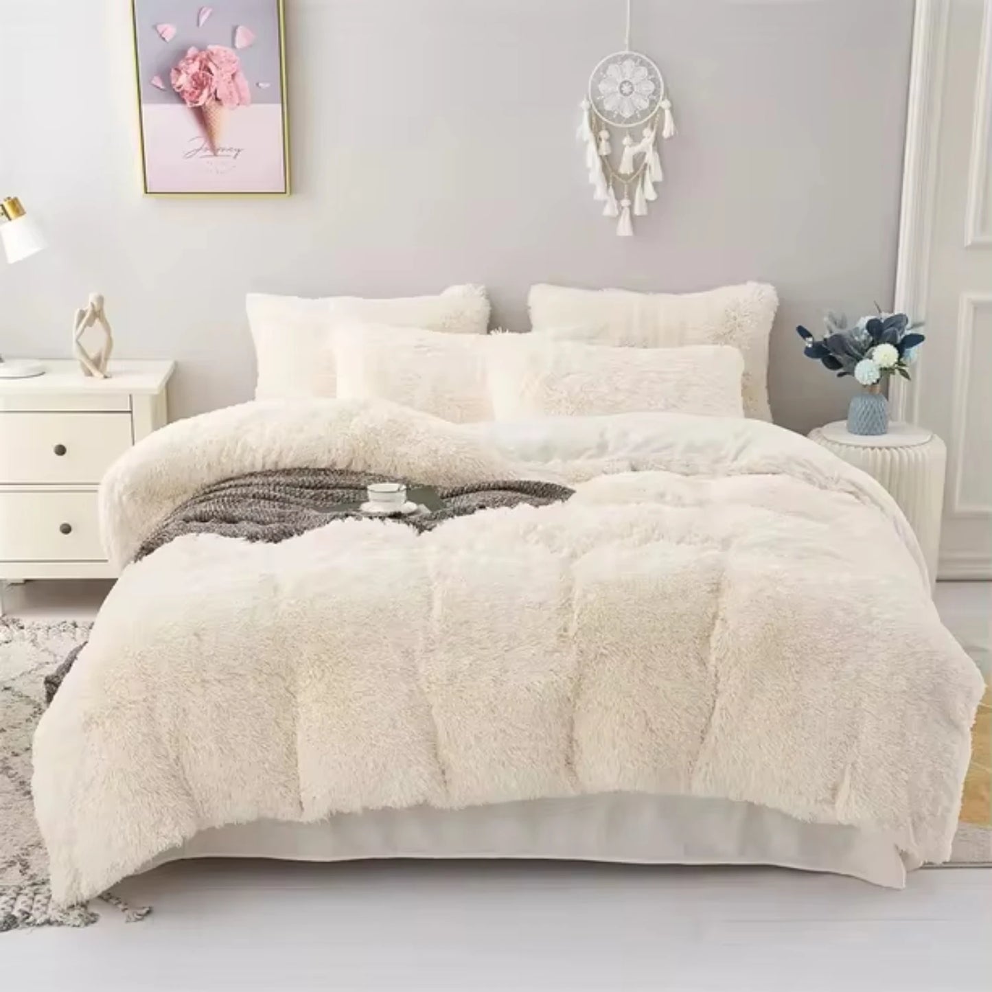 Warm and cozy plush three-piece bedding set