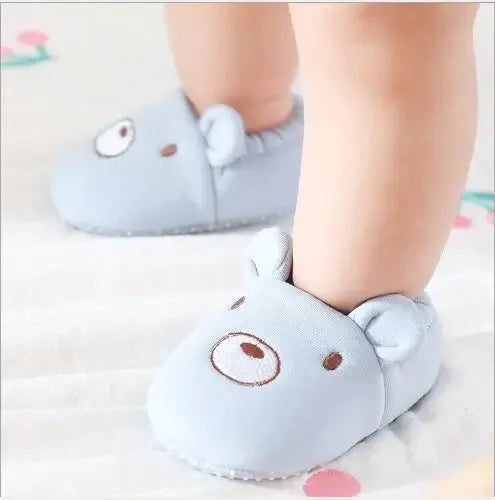 Non-slip children's floor shoes