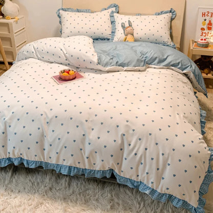Lace and ruffles bedding set