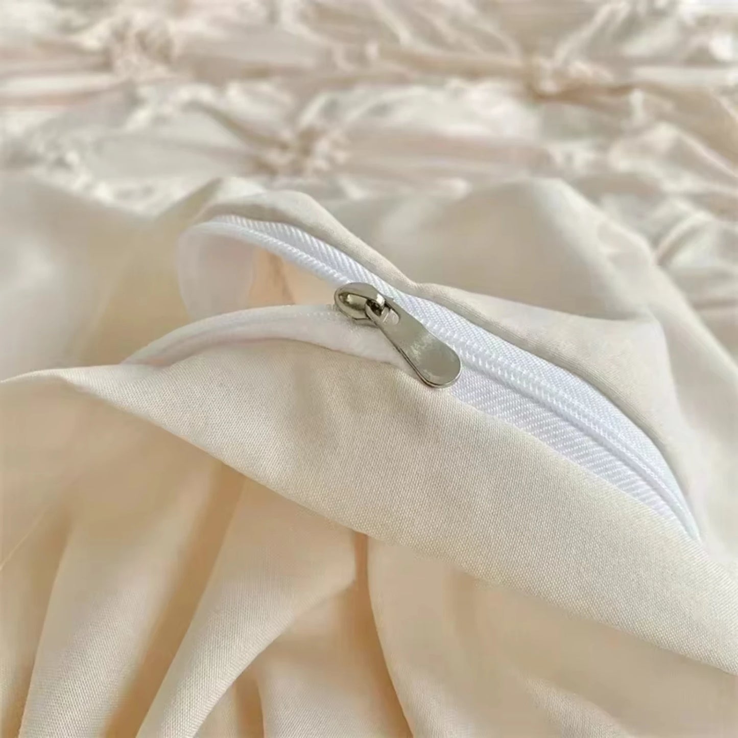 Elegant 3d twist flowers king size bedding set