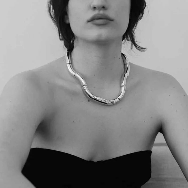 Wave Splicing Thick Metal Necklace
